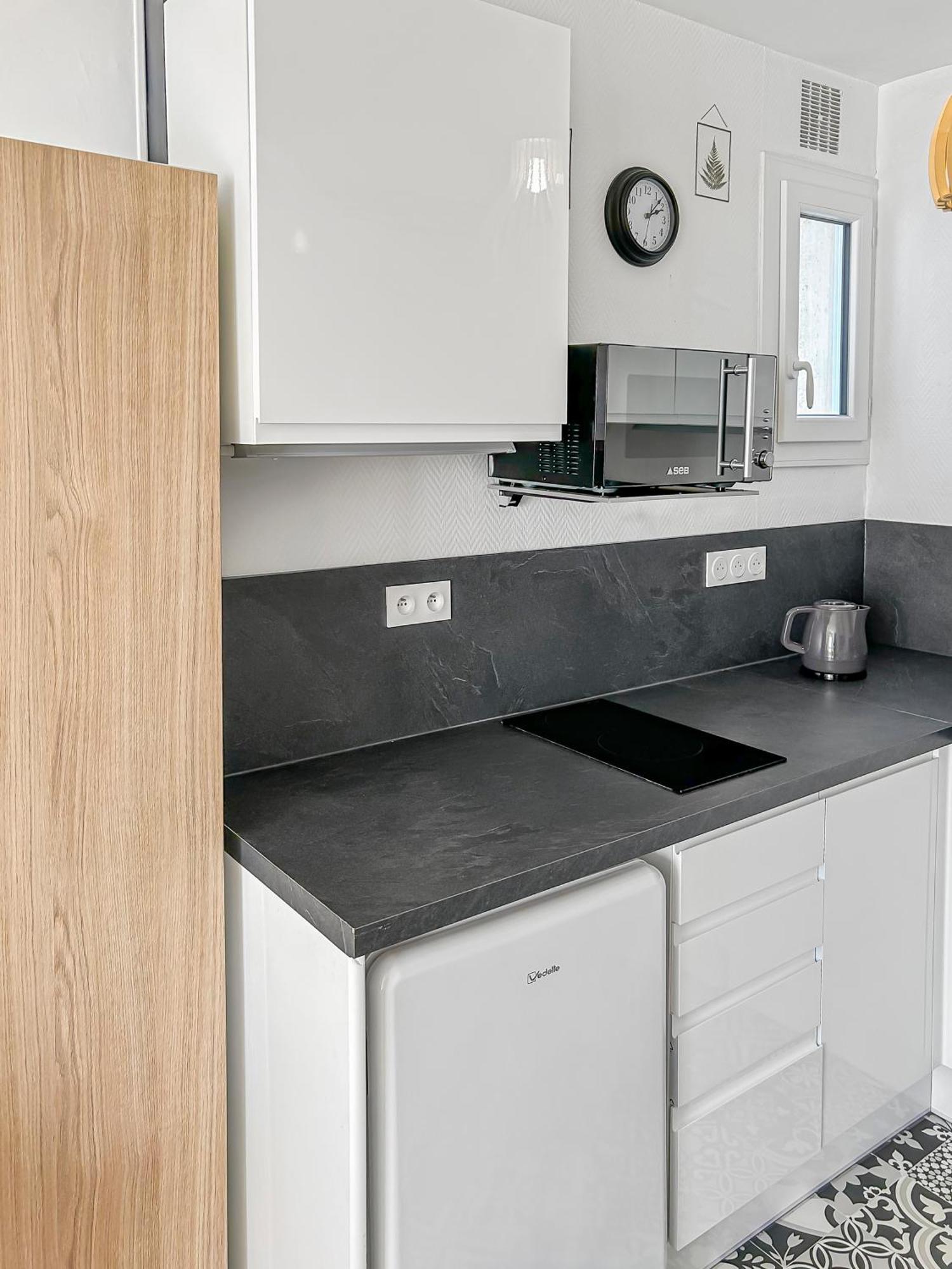 Appartement Lumineux, Wi-Fi Et Parking Prive Niort Bagian luar foto